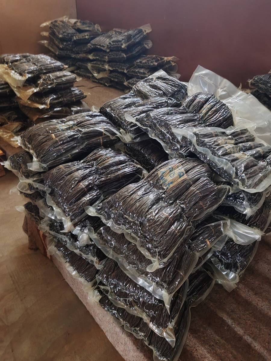 Premium Madagascar Bourbon Vanilla — TSARA CARE branded samples